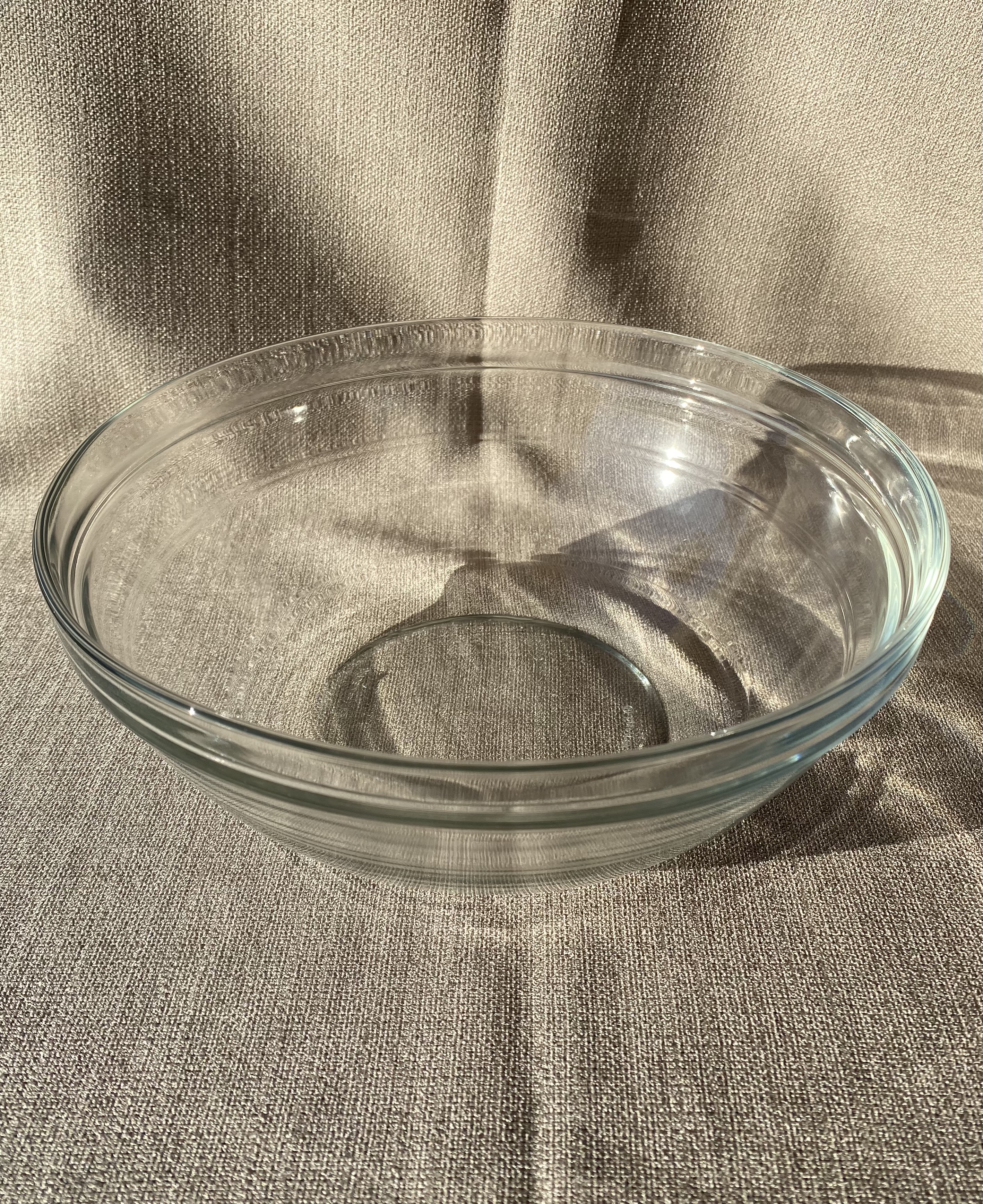 Saladier en verre diamètre 23 cm