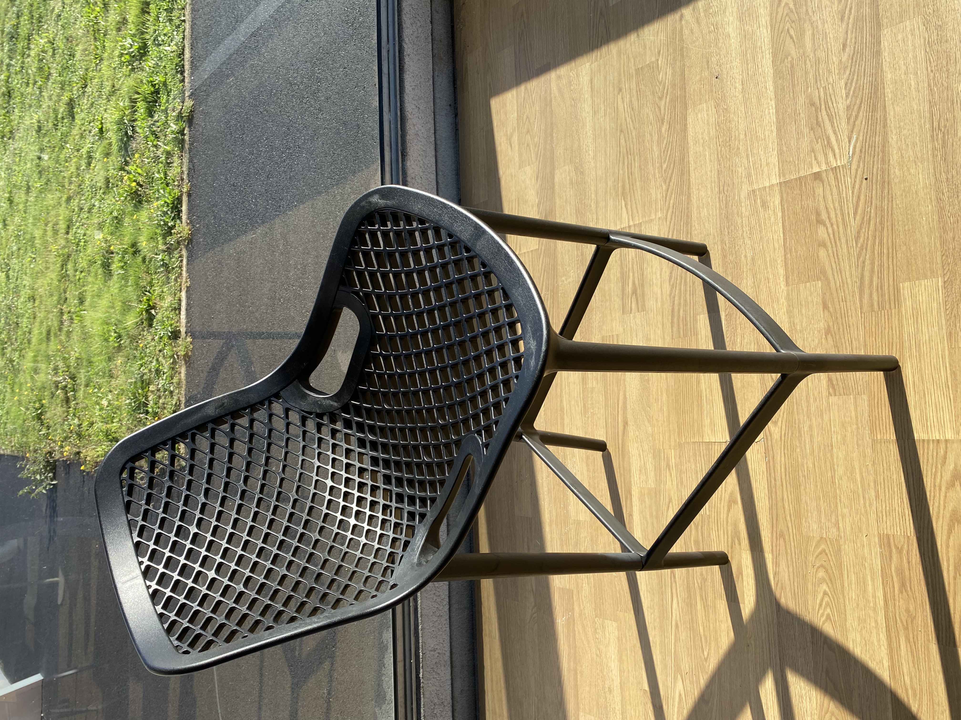 tabouret noir pour mange debout 